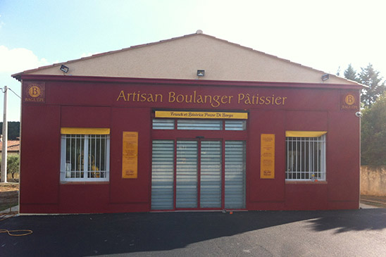 habillage façade bois tôles boulangerie toulon, aix en provence, nice, marseille