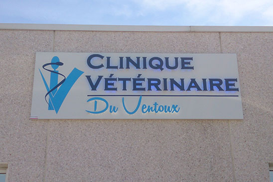 enseigne lumineuse leds clinique veterinaire toulon, aix en provence, Marseille