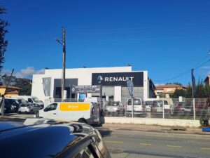 Bâche professionnelle pour garage automobile / carrosserie à Six-Fours-les-Plages – Var