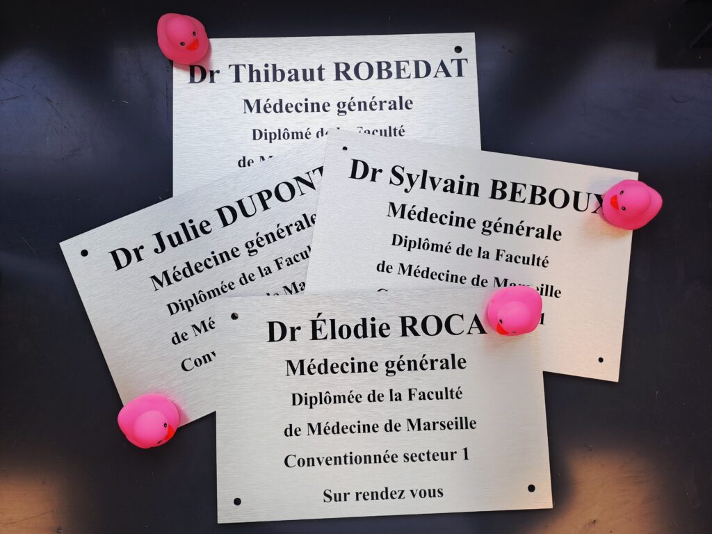 création plaques médicales professionnelles